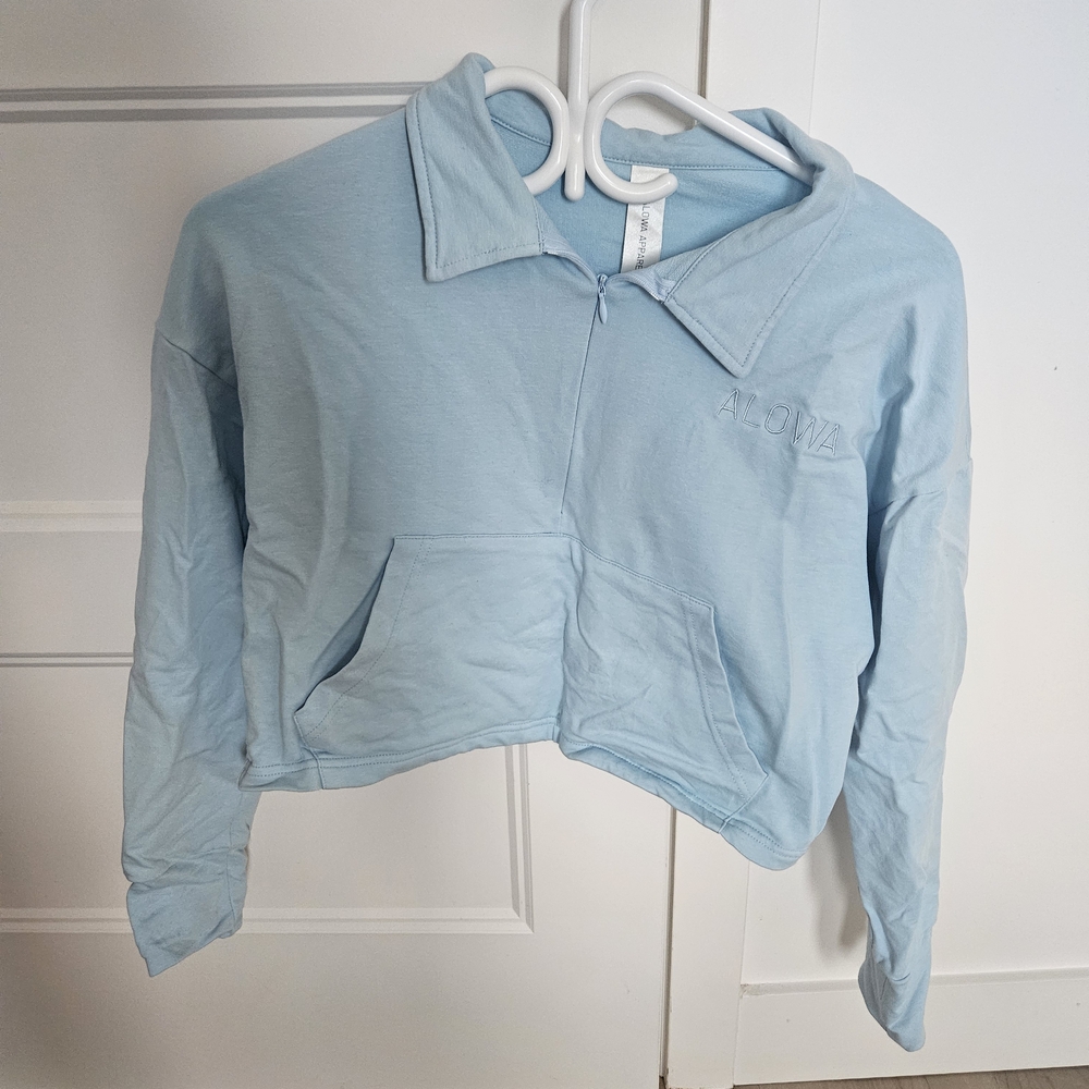 ALOHAS Light Blue Cropped Hoodie